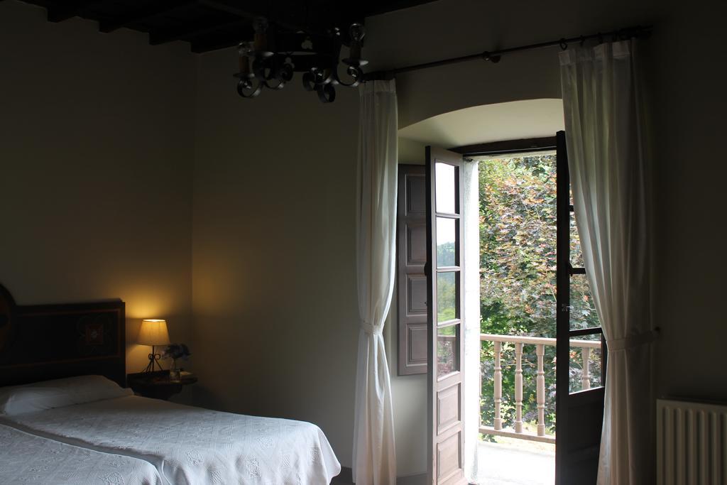 Hotel Palacio Conde Toreno Salas (Asturias) Quarto foto