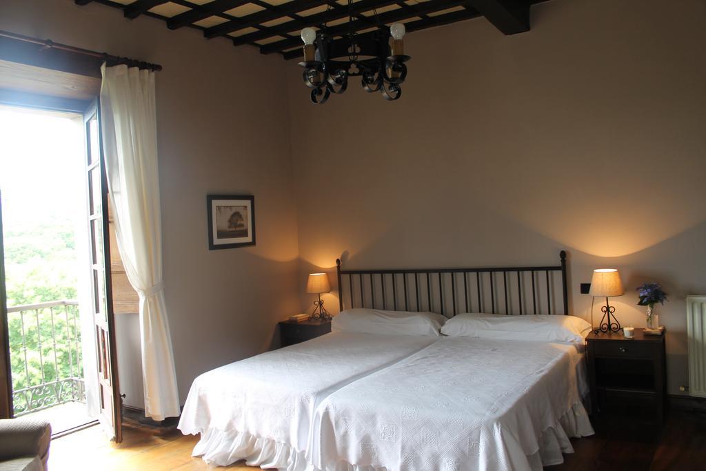 Hotel Palacio Conde Toreno Salas (Asturias) Quarto foto